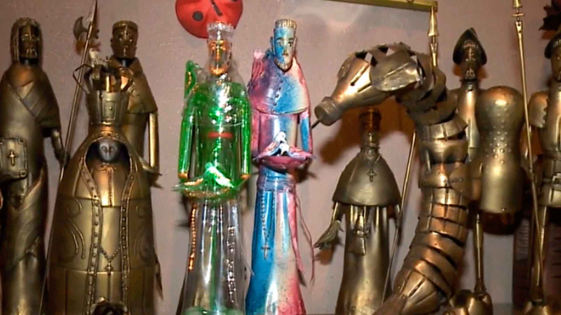 Obras de arte metalizadas feitas com garrafas pet em Jundiaí