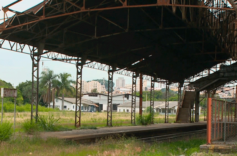 Estação ferroviária de Sorocaba está abandonada