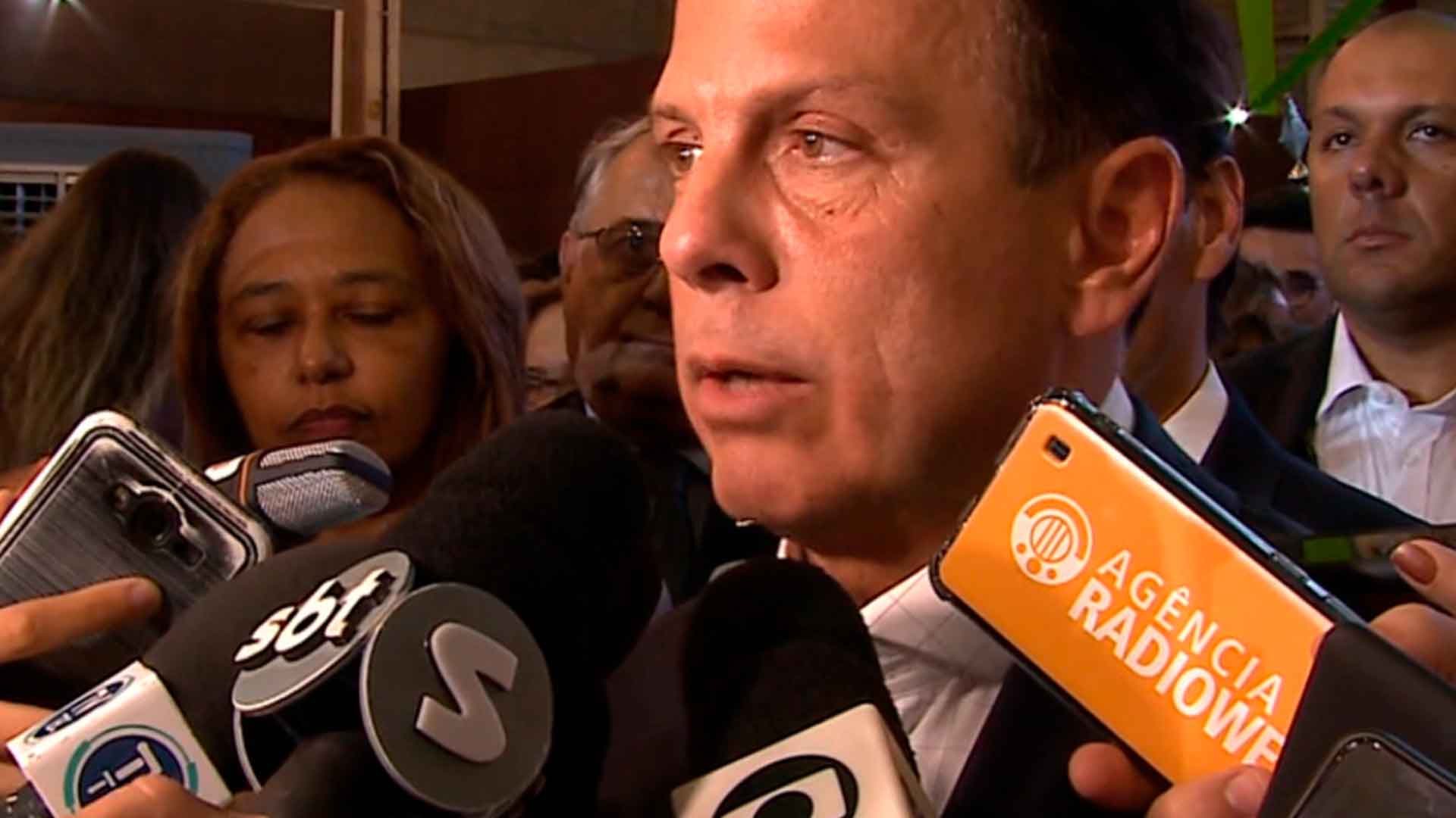 governador de sp dando entrevista