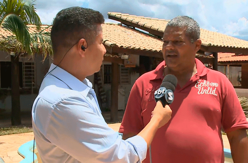 Famílias tentam reconstruir os estragos causados pela chuva