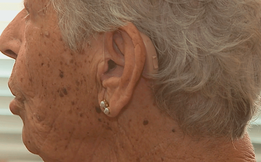 Perda auditiva na terceira idade não tem cura