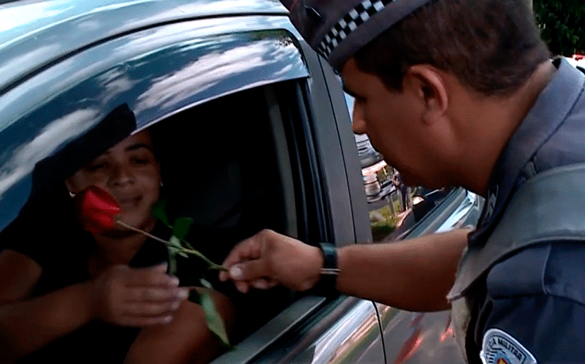 Polícia Militar faz bloqueio especial em homenagem ao dia da mulher