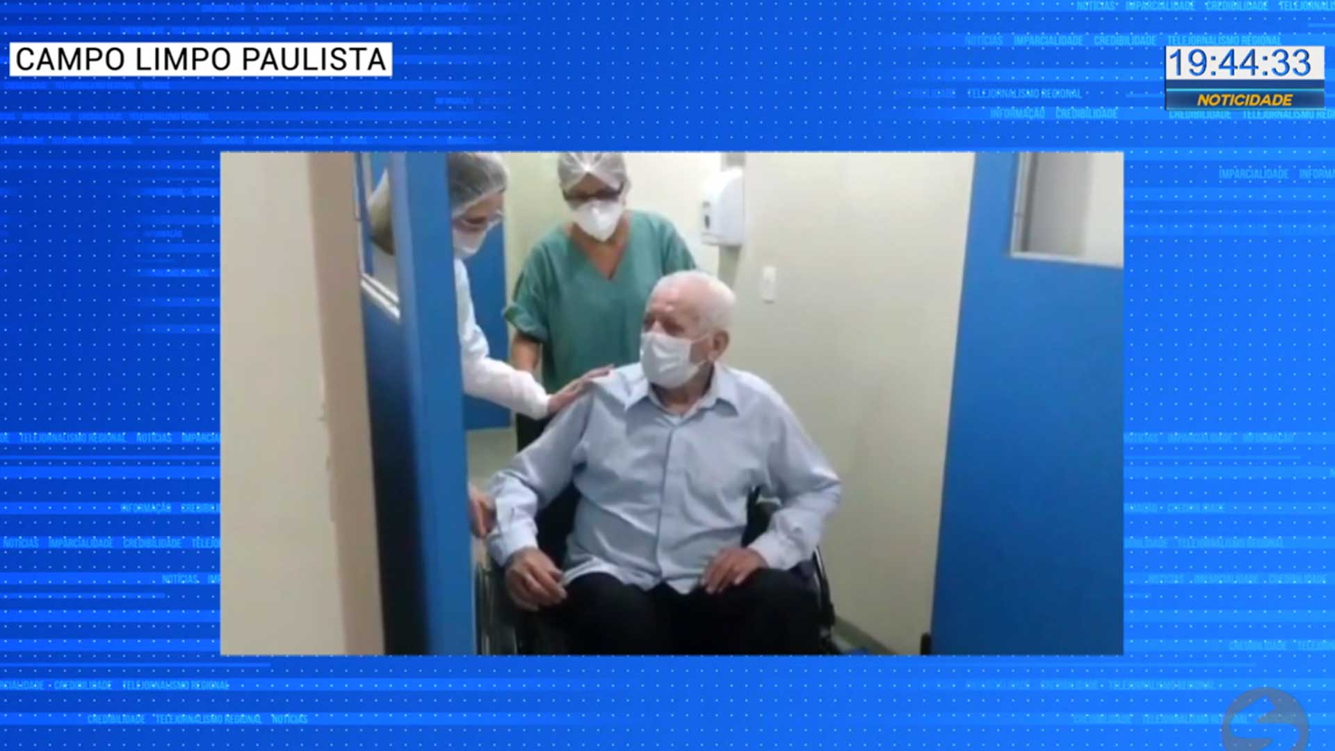 Idoso de 83 anos recebe alta em Campo Limpo Paulista.