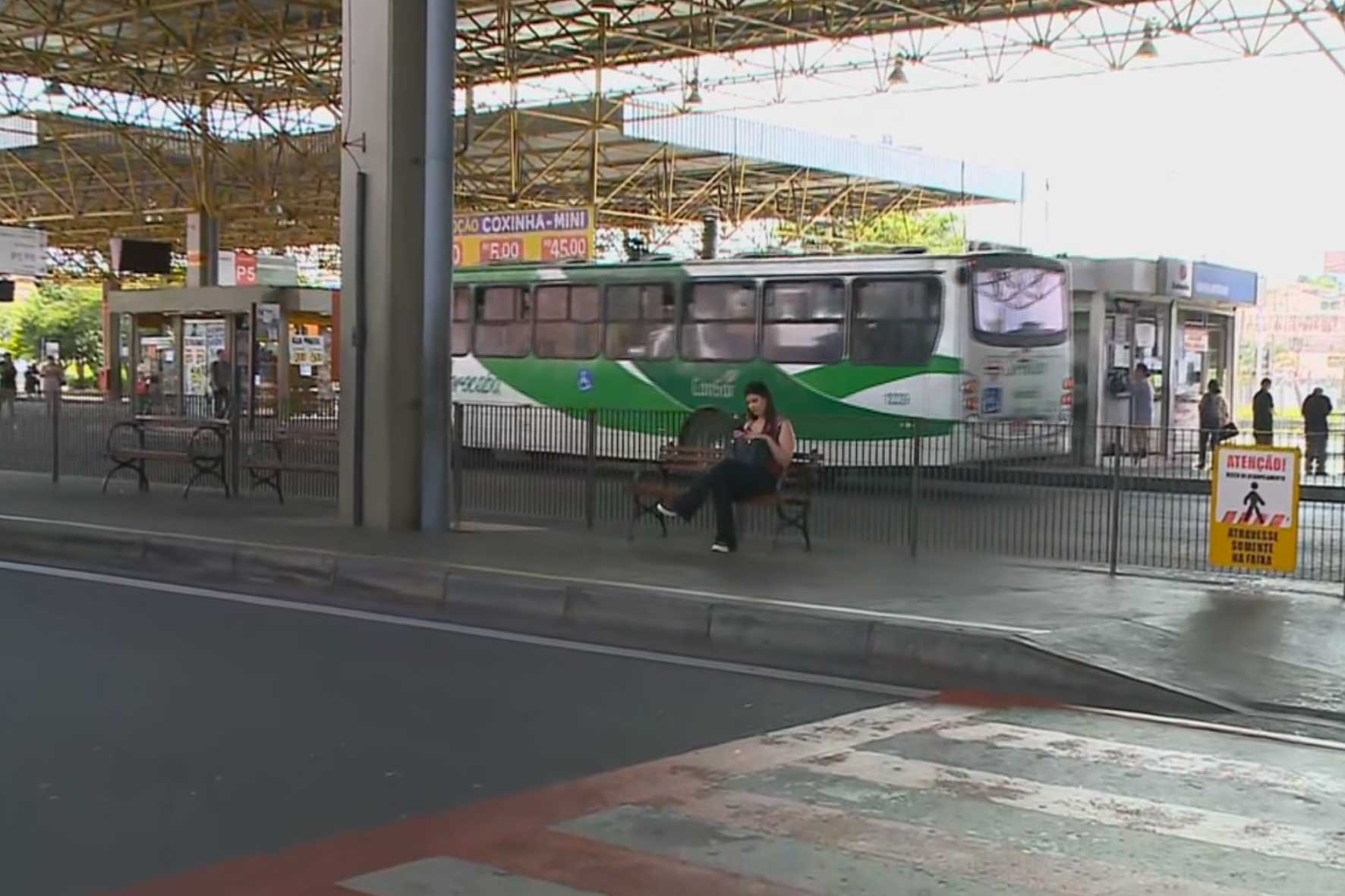 Transporte coletivo é paralisado em Sorocaba por três horas.