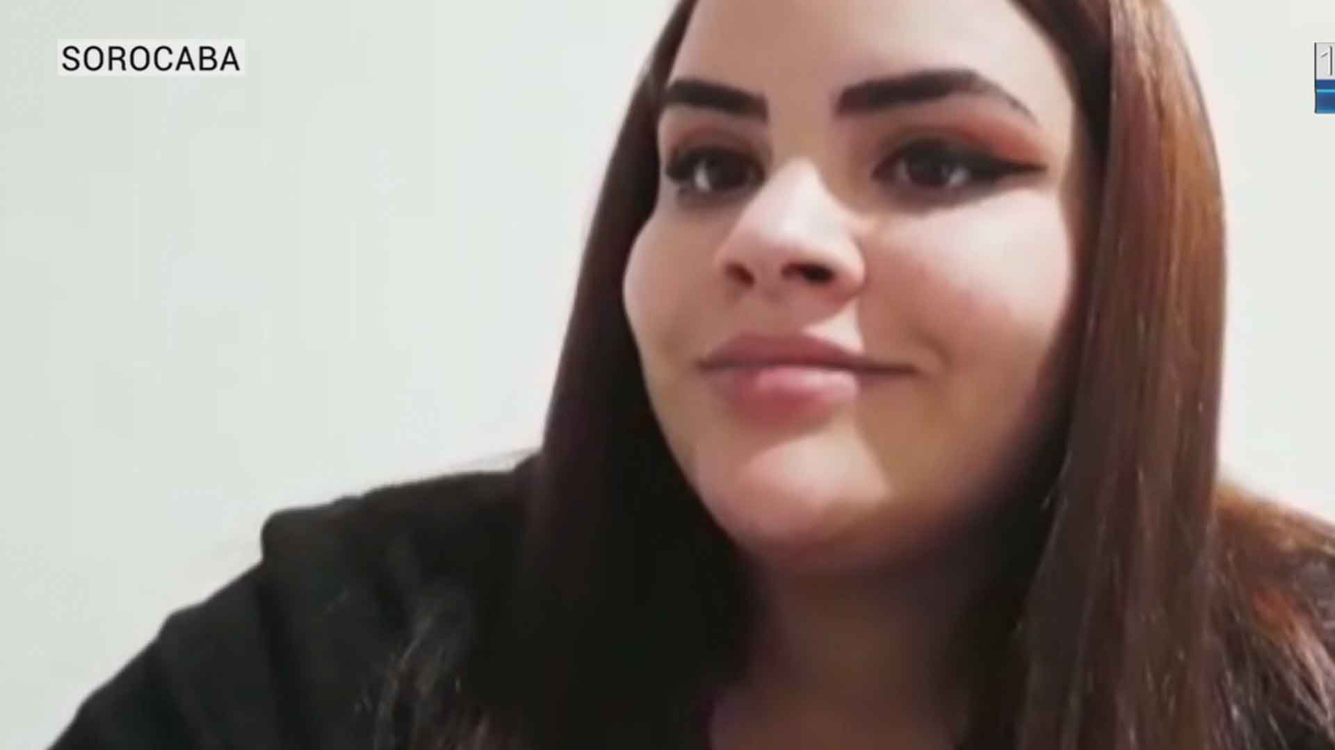 Motorista de aplicativo surpreende passageira na pandemia.