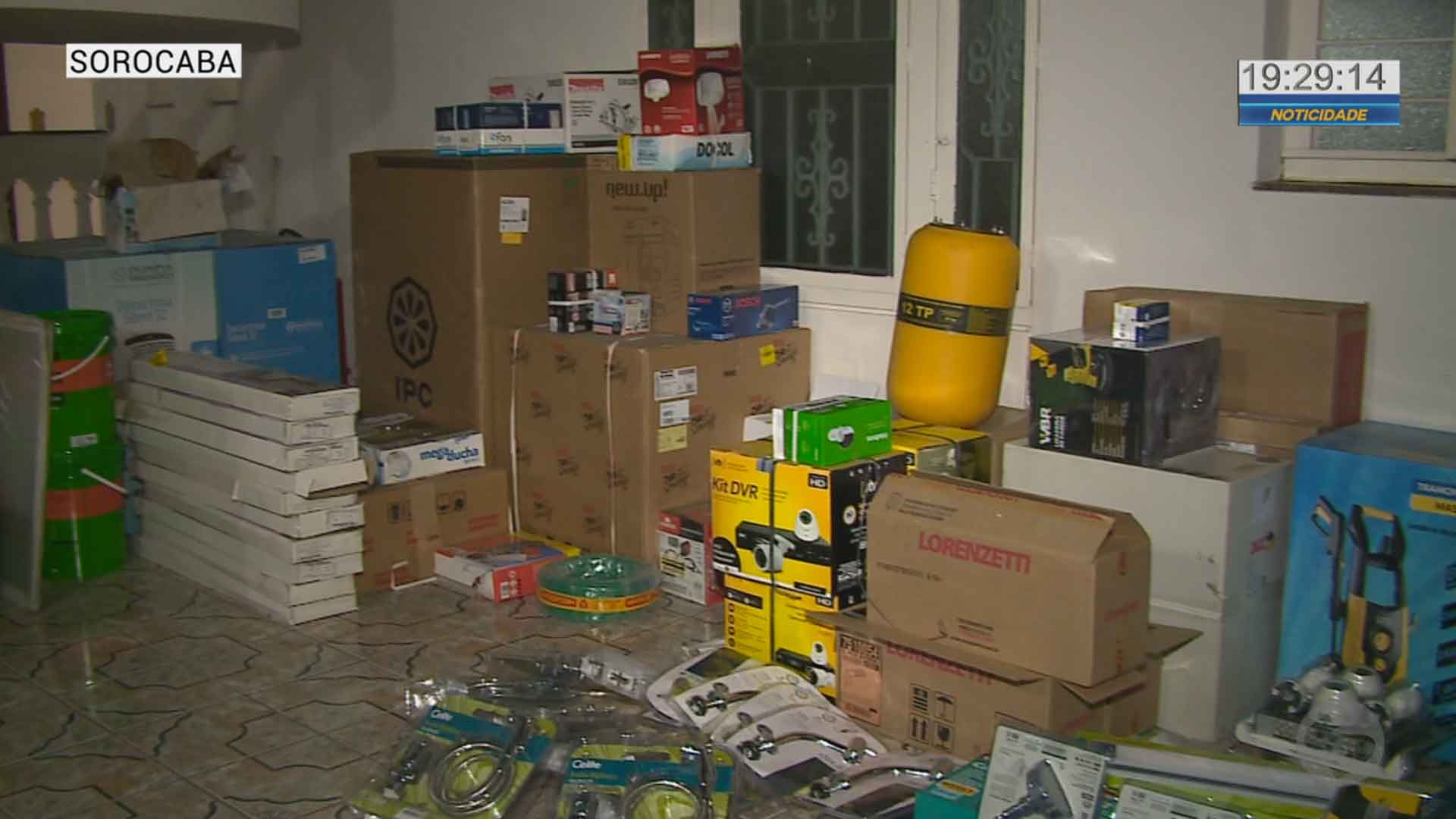Carga furtada é recuperada pela polícia
