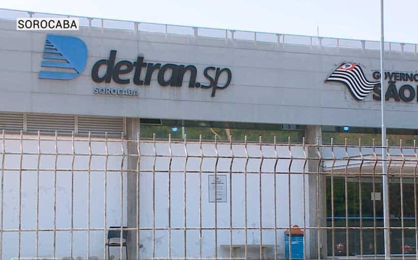 Funcionários de uma empresa terceirizada do Detran estão sem receber salários