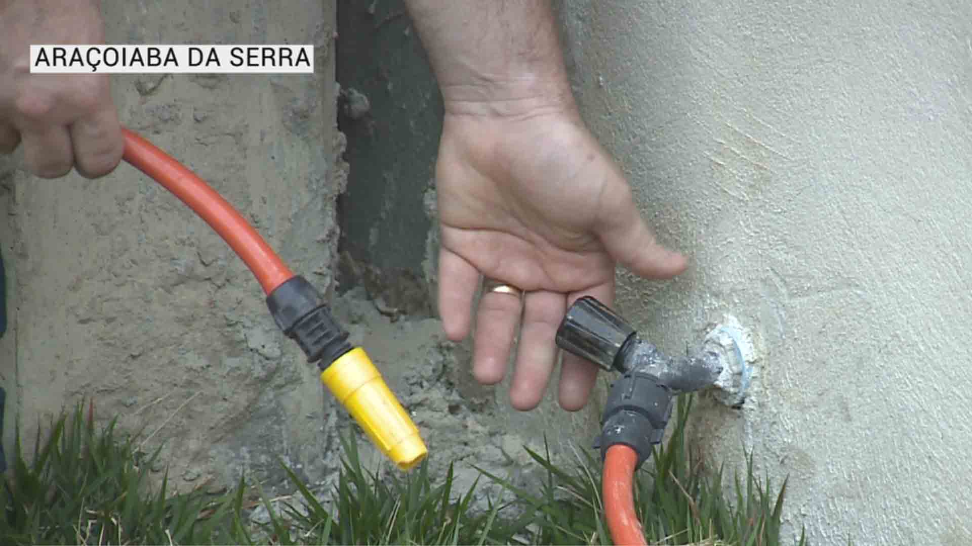 Moradores de Araçoiaba da Serra reclamam de qualidade da água