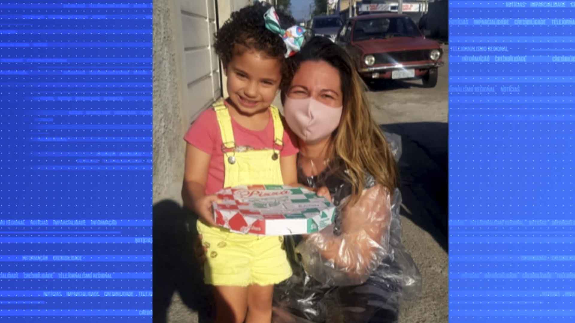 Professores entregam pizza para alunos em Sorocaba