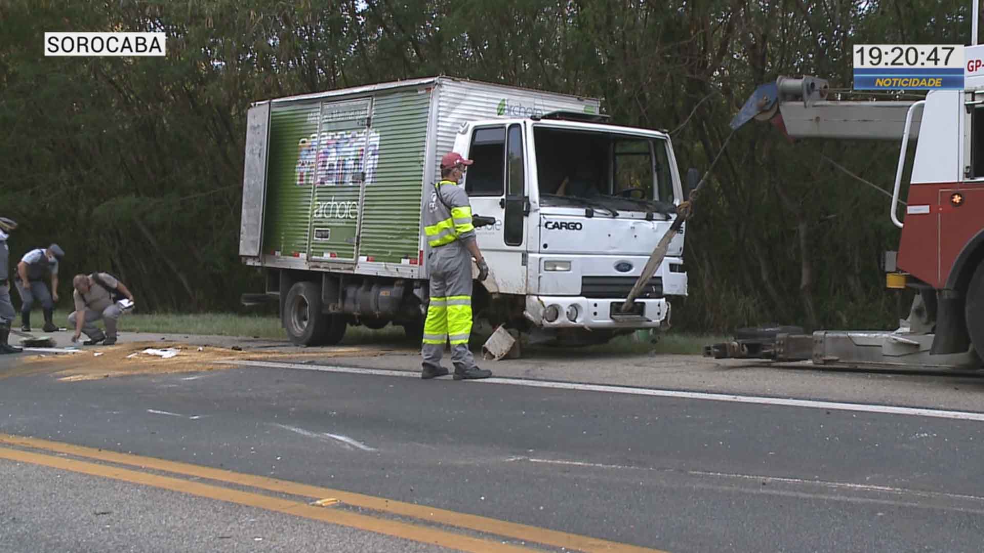 Acidente na Raposo Tavares deixa 2 feridos em Sorocaba