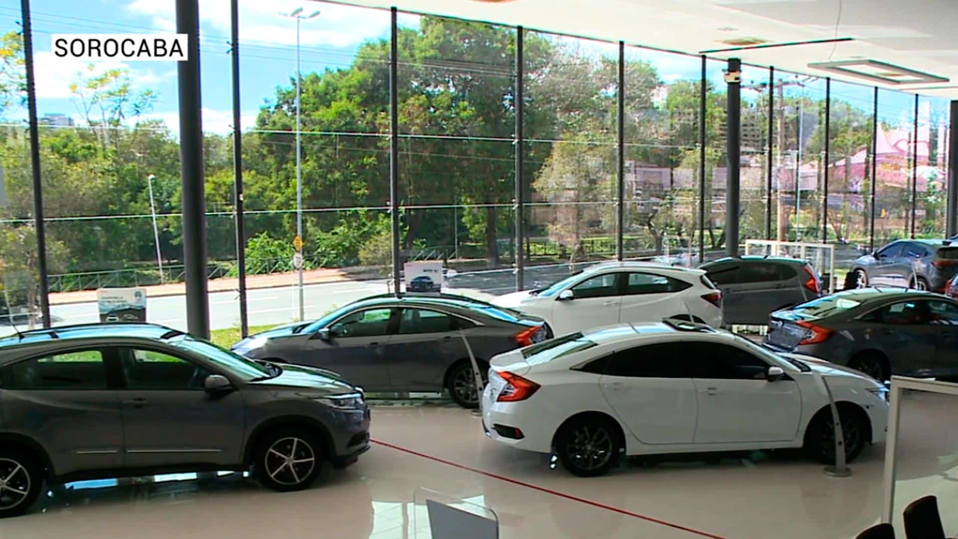 Venda de carros novos aumenta no mês de outubro