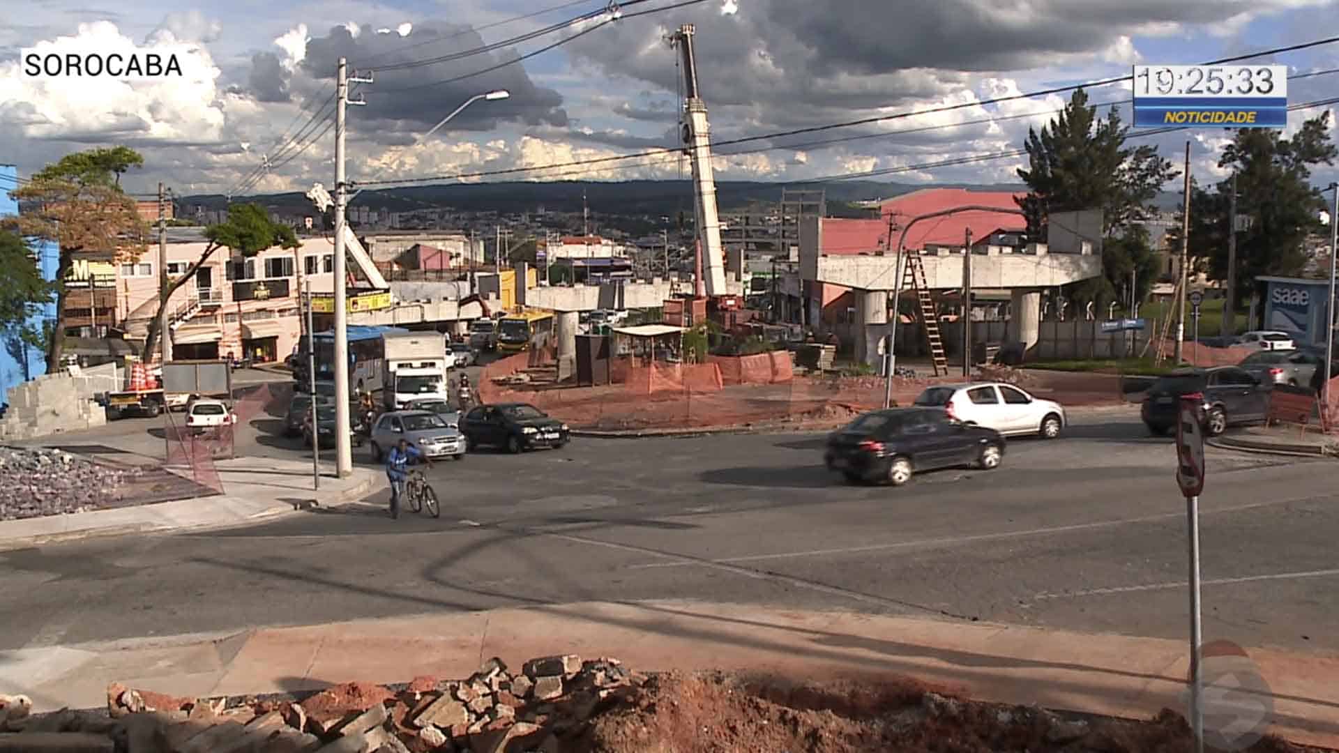 Intervenção no trânsito próximo ao novo viaduto da J.J. Lacerda em Sorocaba