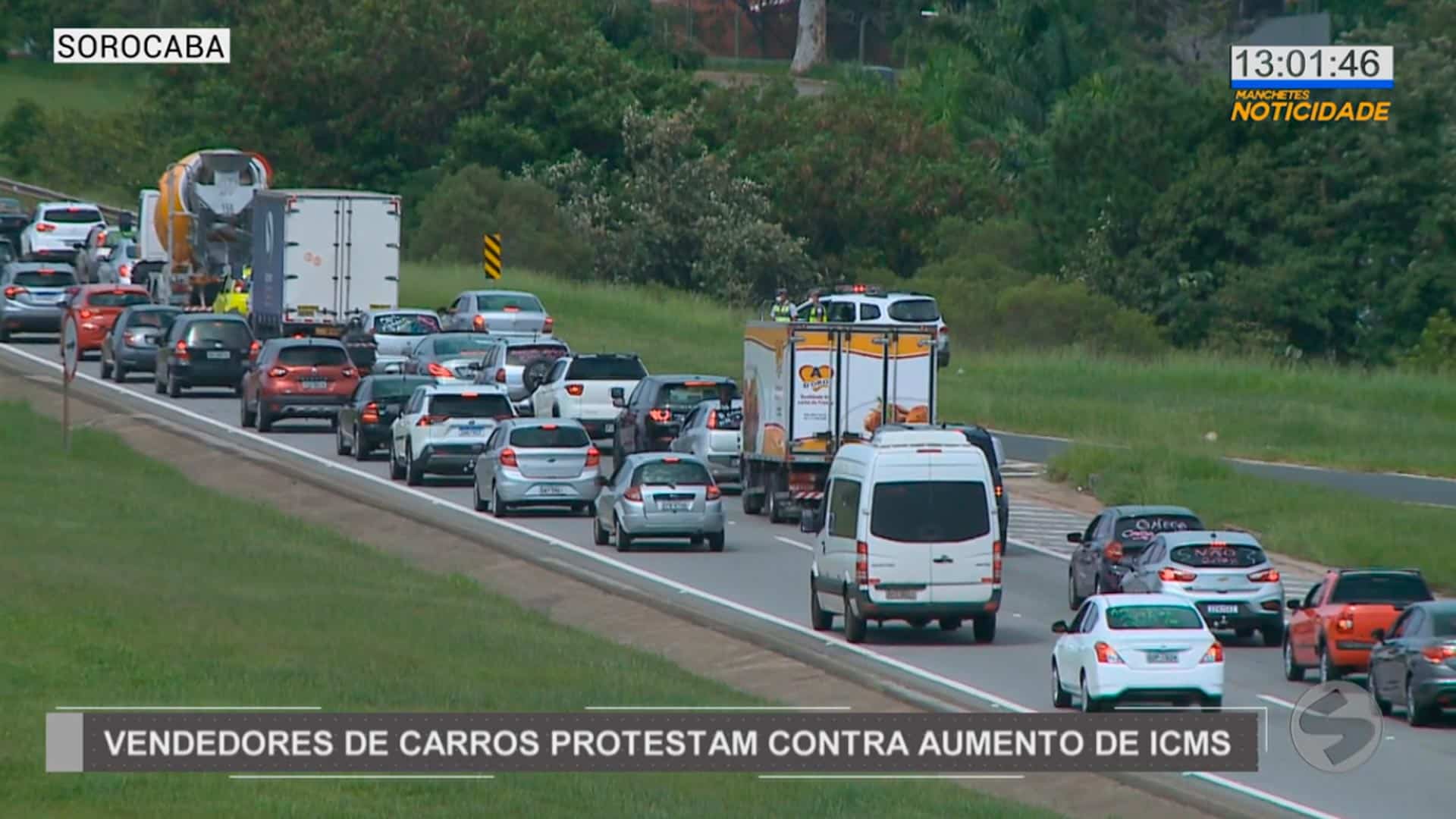 Donos de lojas de carros fazem protesto em Sorocaba