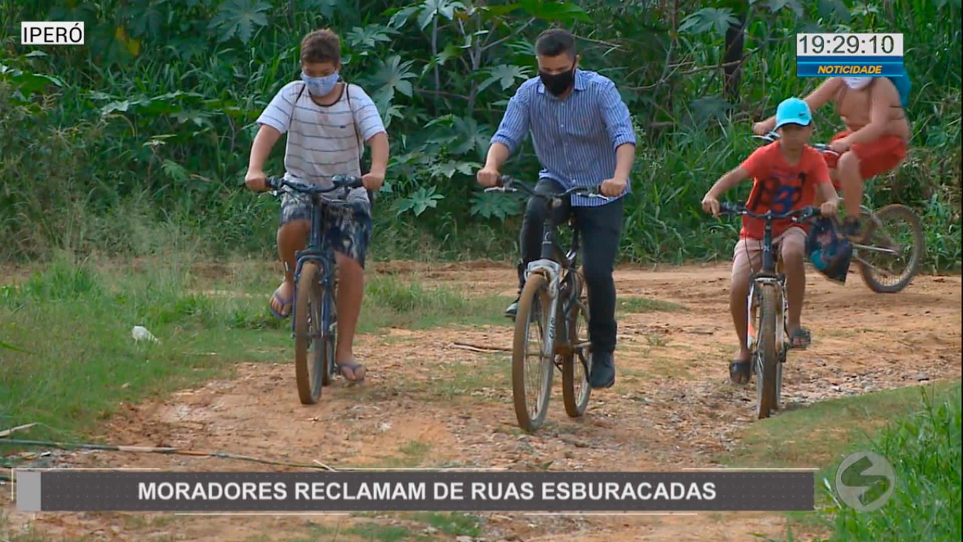 Moradores de Iperó reclamam de ruas esburacadas