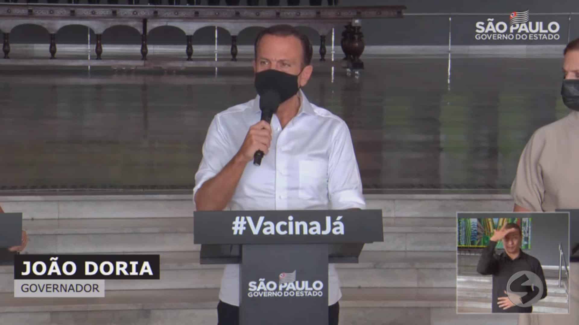 Governo de SP antecipa vacinação para idosos de 68 anos