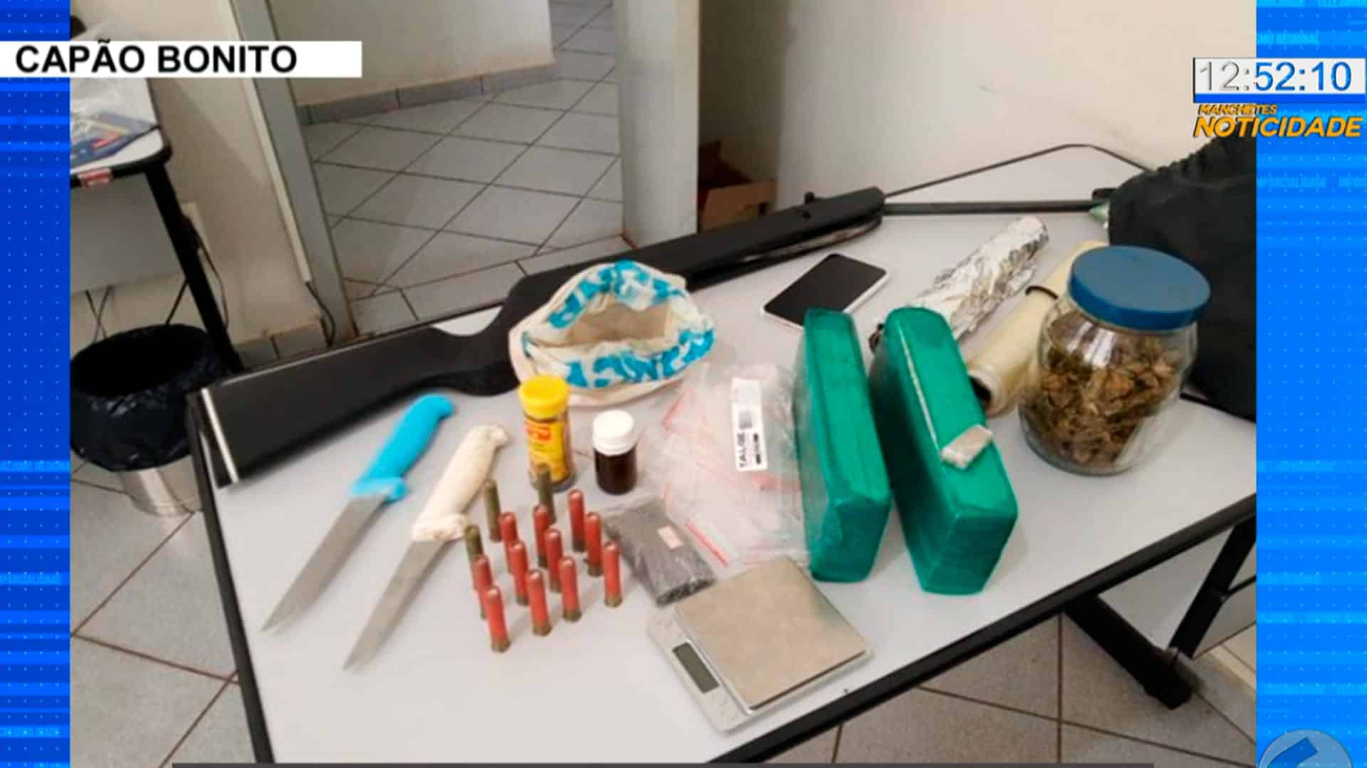 Dois homens são presos suspeitos de vender drogas por WhatsApp