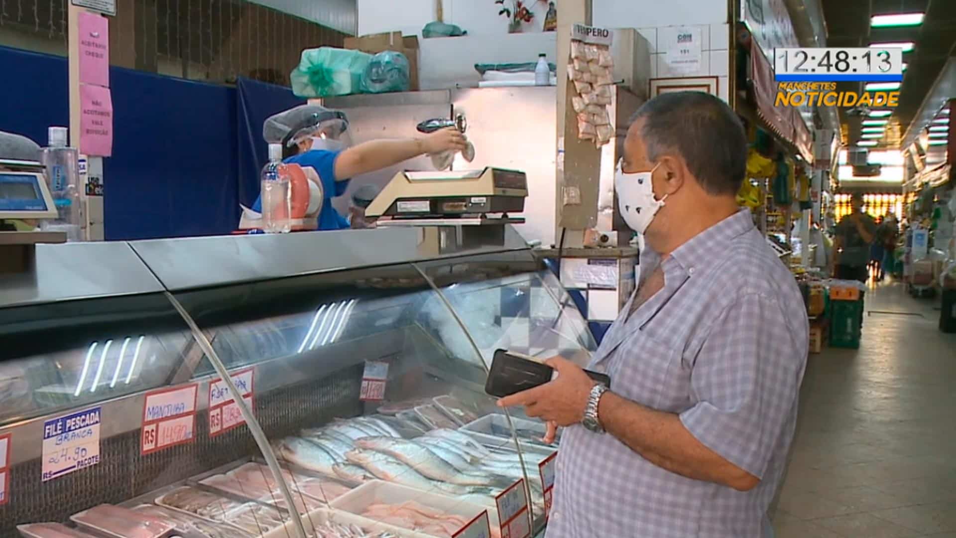 Mesmo com restrições, sorocabanos saem para comprar peixe para a Sexta-Feira Santa
