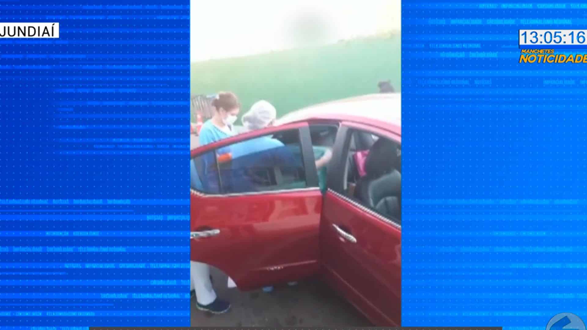 Mulher dá à luz dentro de transporte por aplicativo