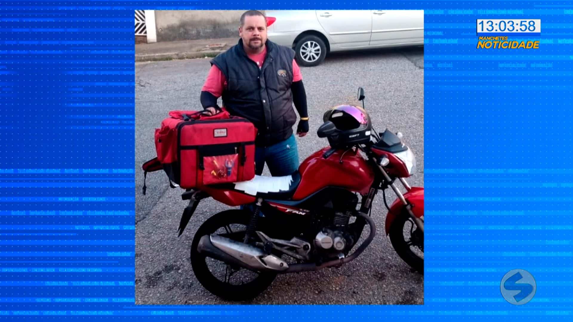 Motoboy chora ao ter a moto furtada em Sorocaba
