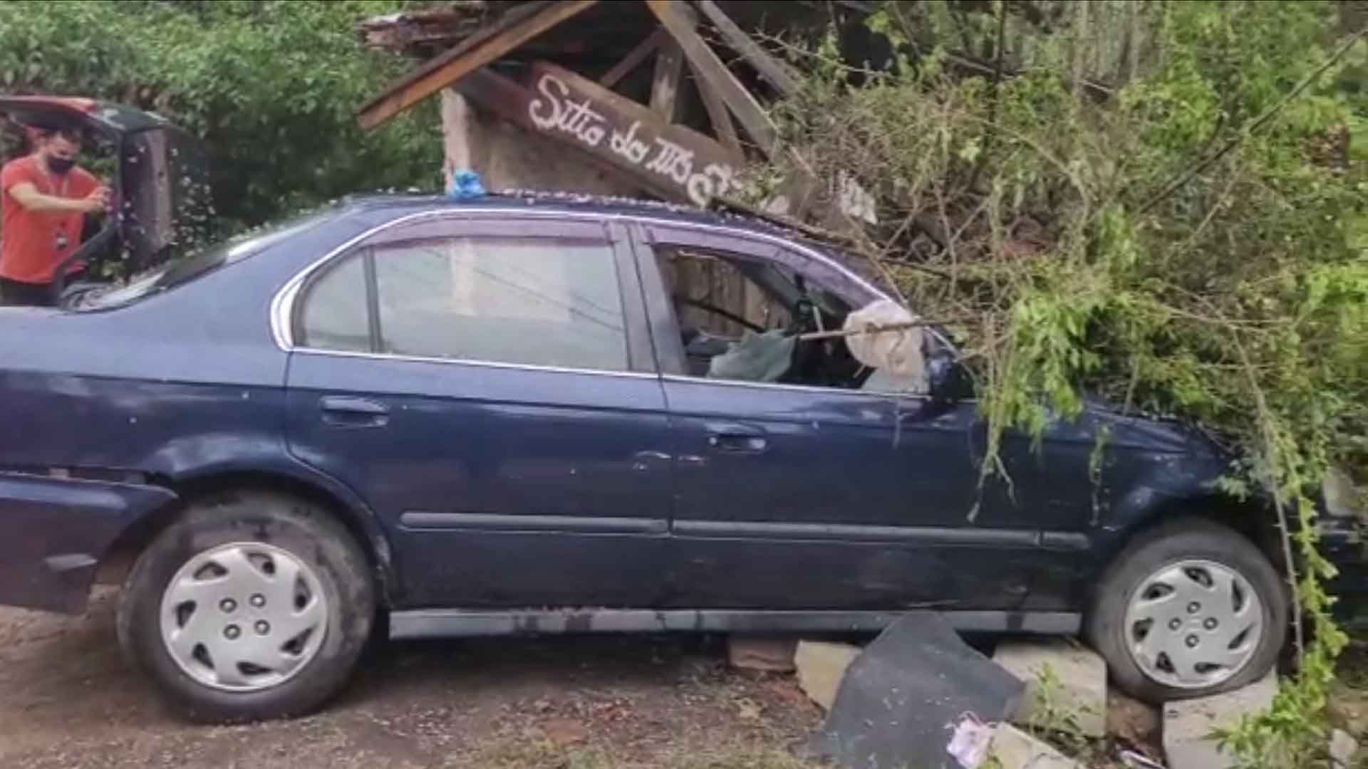 Duas pessoas morrem atropeladas em ponto de ônibus de Campo Limpo Paulista