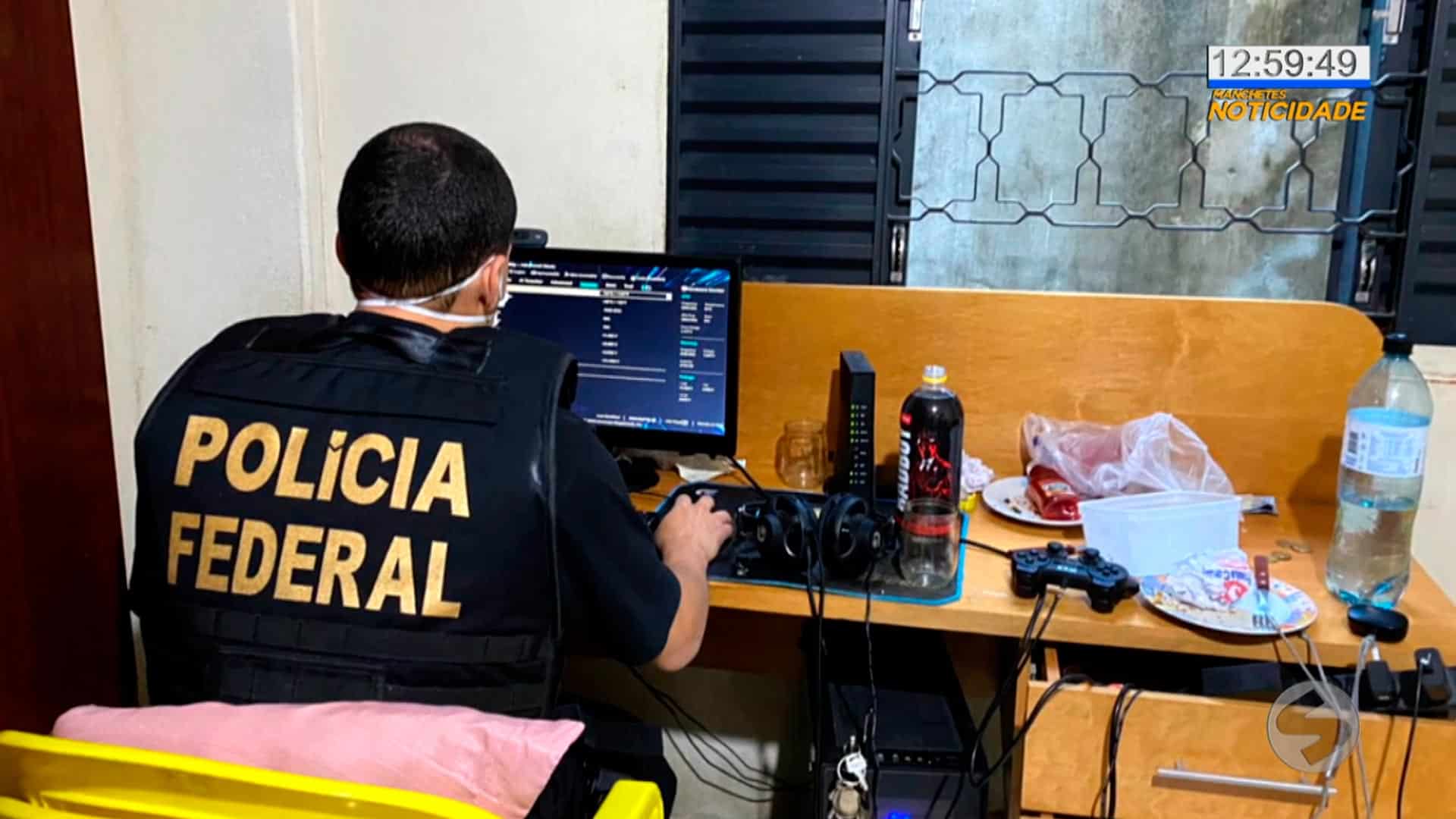 Polícia Federal faz operação e combate à pornografia infantil