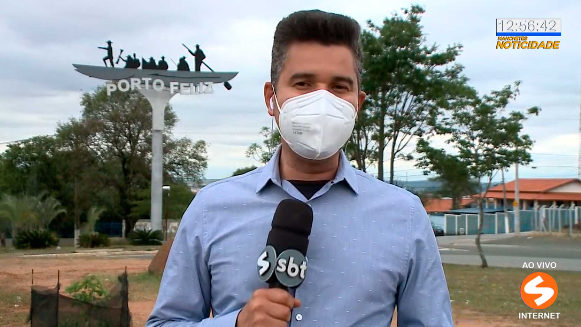 Foto de criança com fuzil causa polêmica