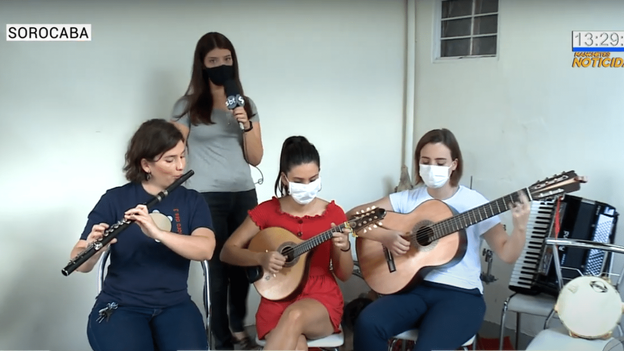 Choro das 3 retoma shows presenciais sem o pai