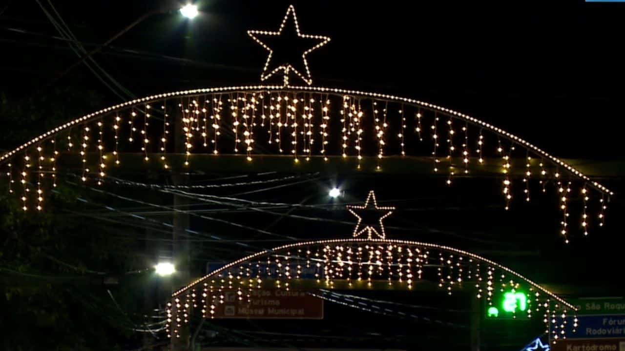 Laranjal Paulista recebe decoração de Natal