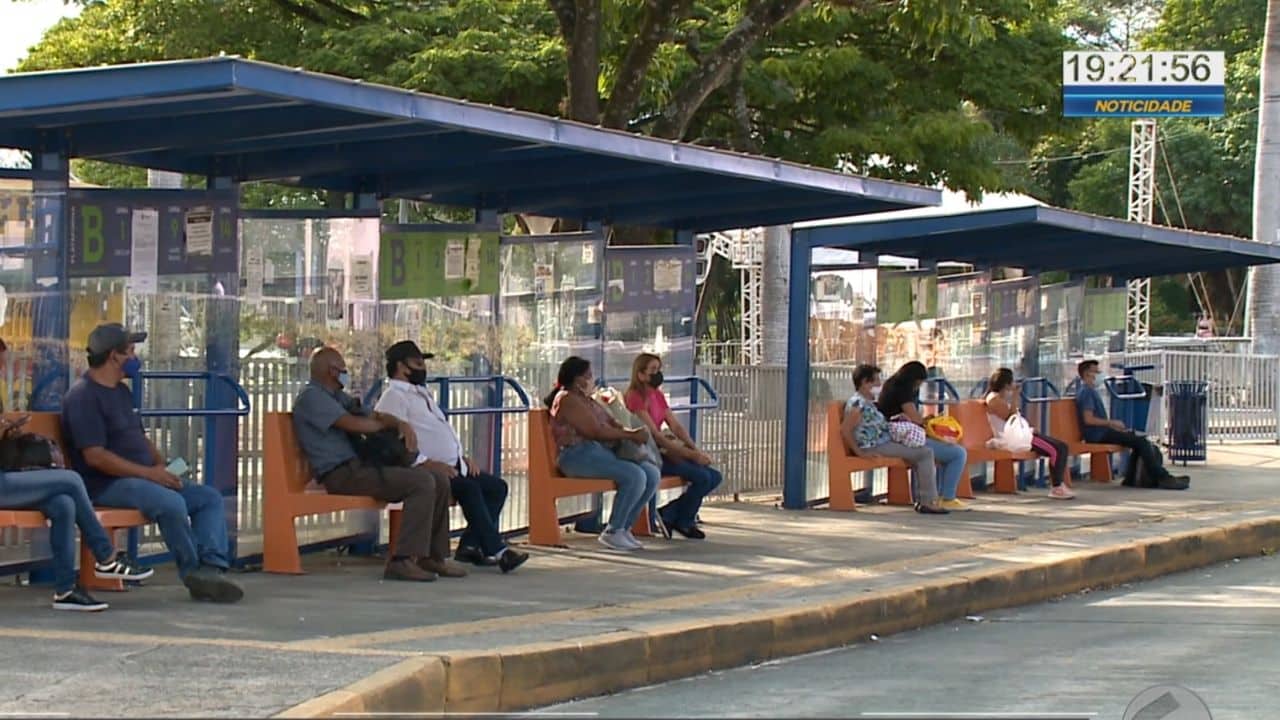 Motoristas do transporte coletivo de Salto entram em greve