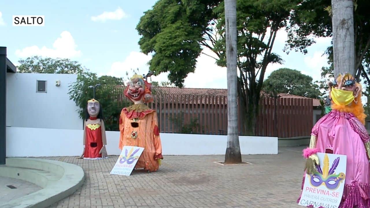 Salto promove exposição dos Bonecões da Barra neste Carnaval