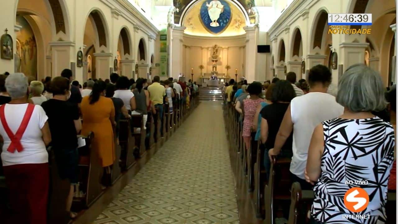 Quarta-feira de cinzas é marcada por missa e início da quaresma