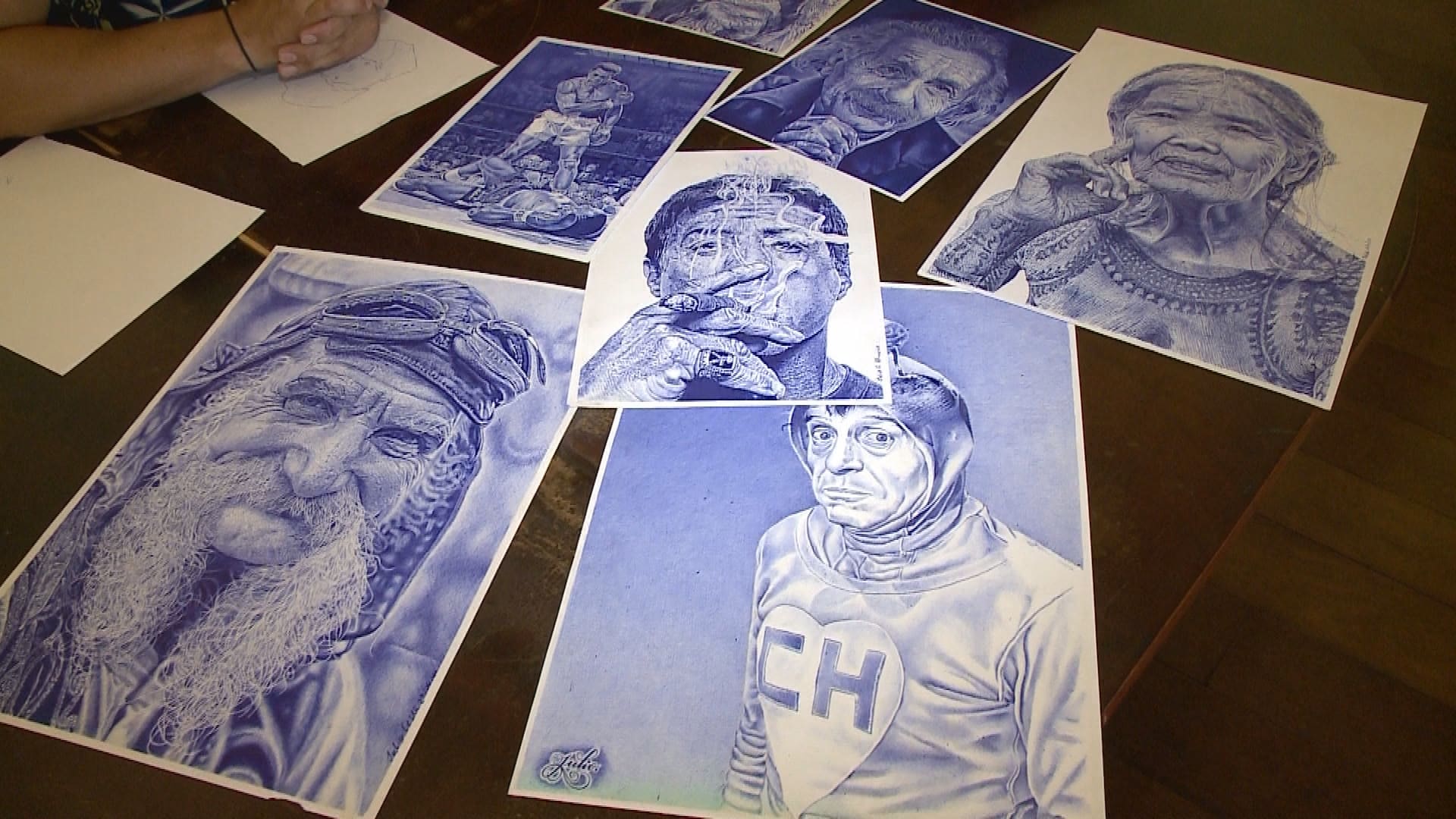 Ilustrador de Itapetininga produz retratos realistas com caneta