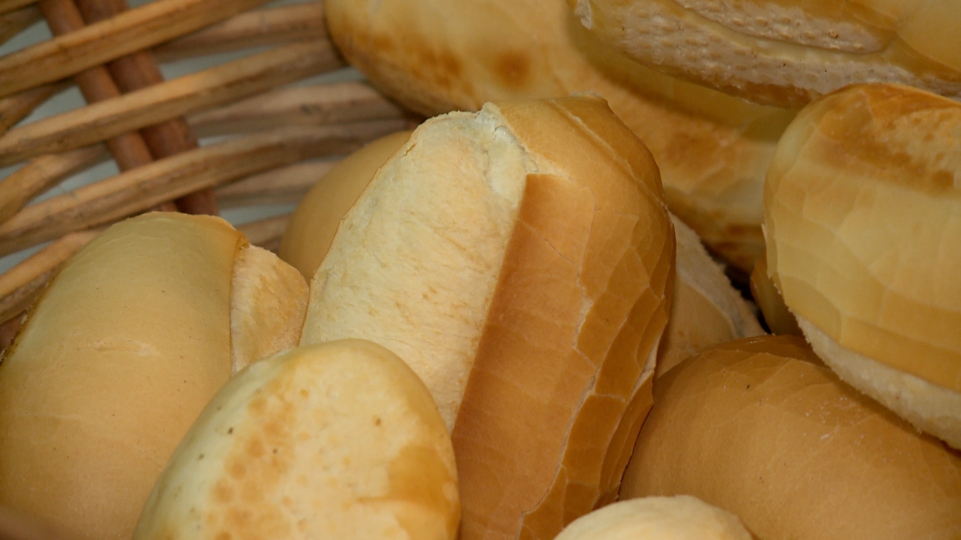 Preço do pão aumenta em até 20% em um mês