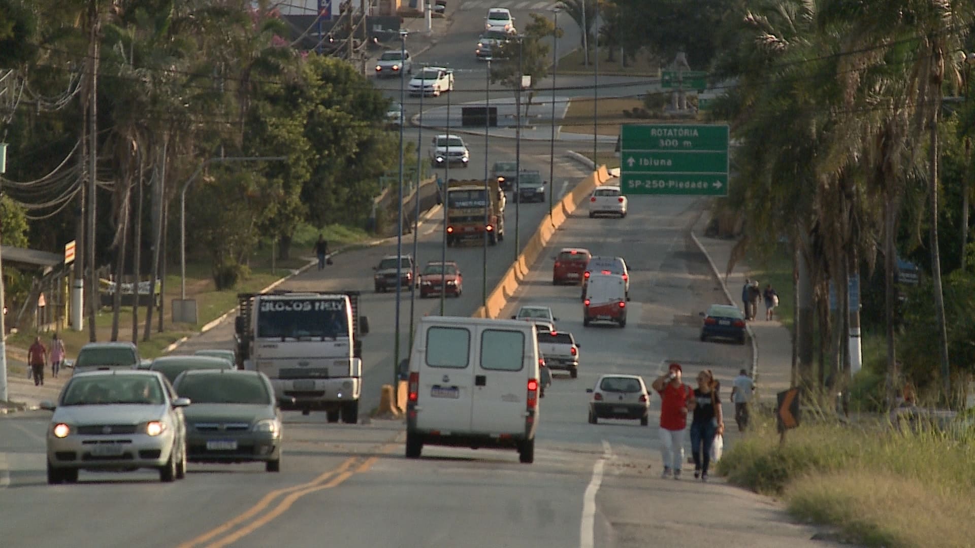 Motoristas reclamam de cruzamento perigoso entre rodovias