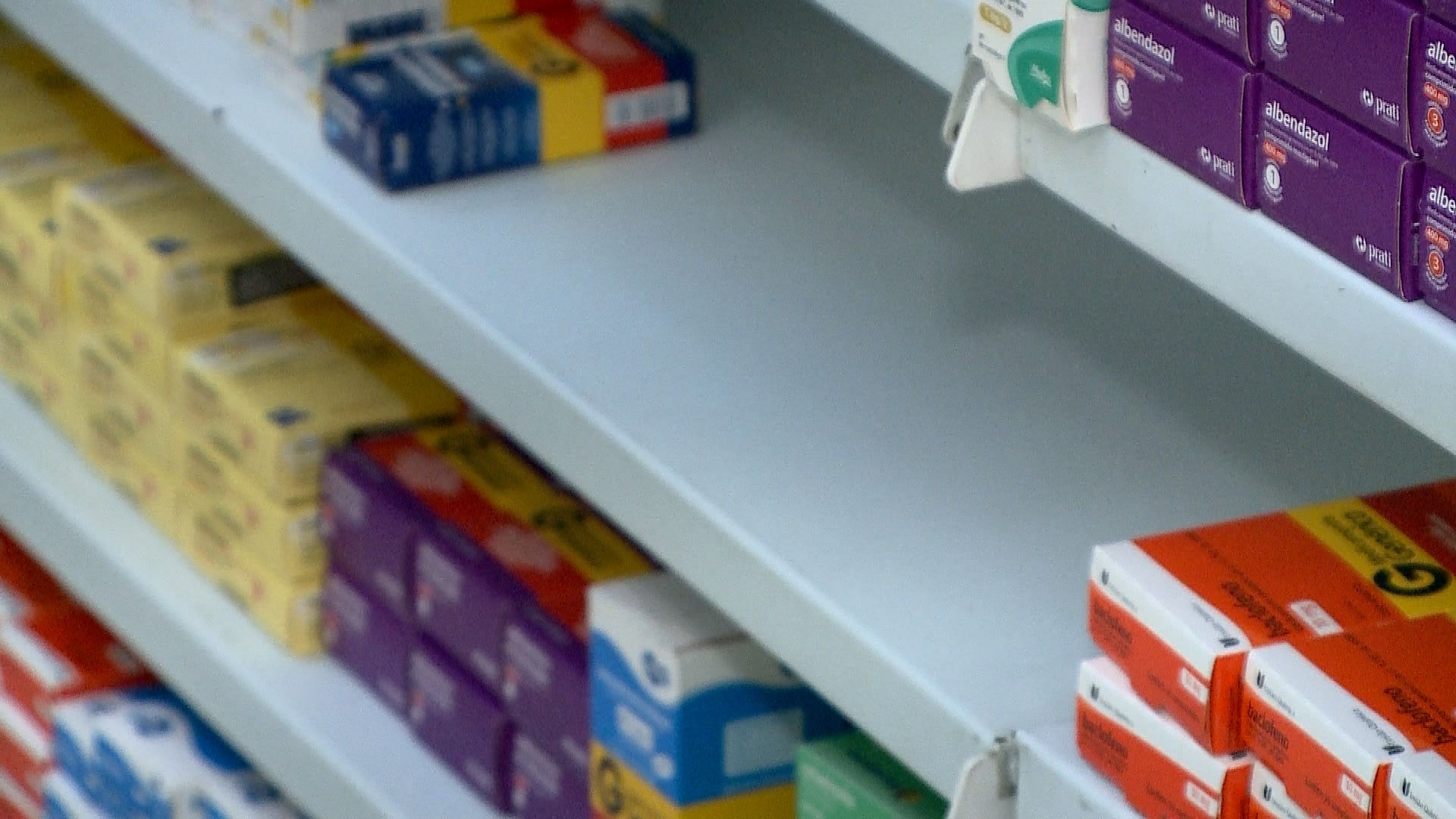Falta de medicamentos afeta farmácias e hospitais