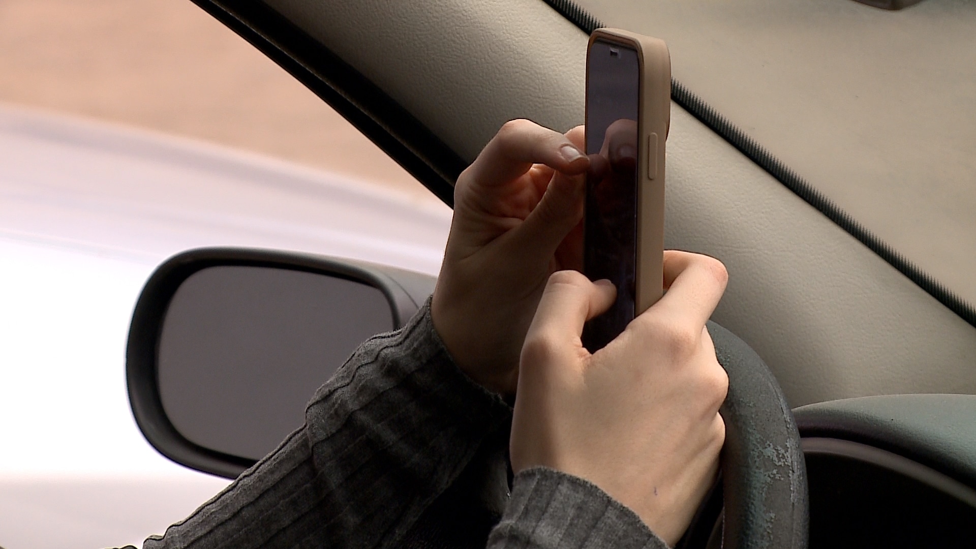 Celular no volante: Quase 3 mil multas são aplicadas no primeiro semestre em Sorocaba