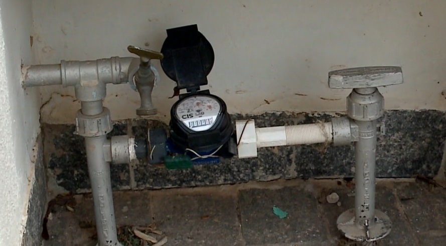 Moradores de condomínio em Itu reclamam de falta de água
