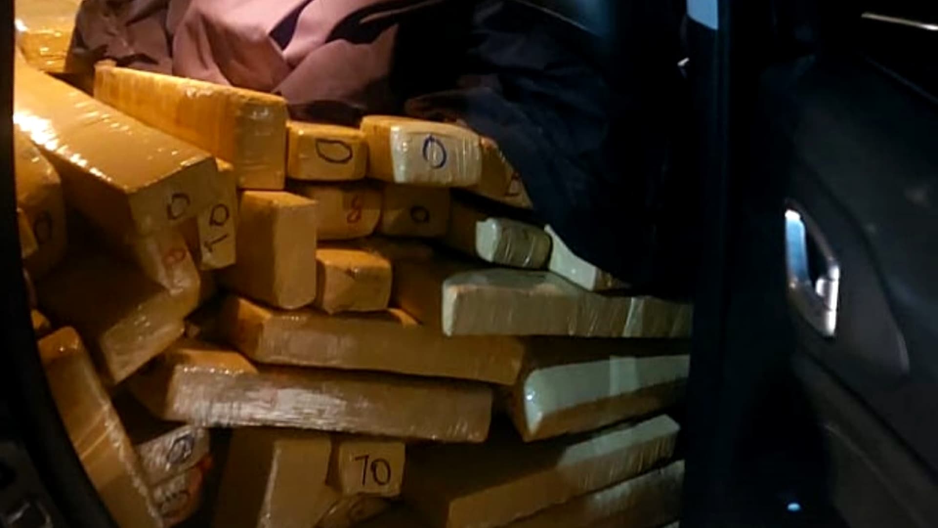 Receita Federal e Polícia Rodoviária Estadual apreendem 1,4 tonelada de maconha em Porangaba-SP