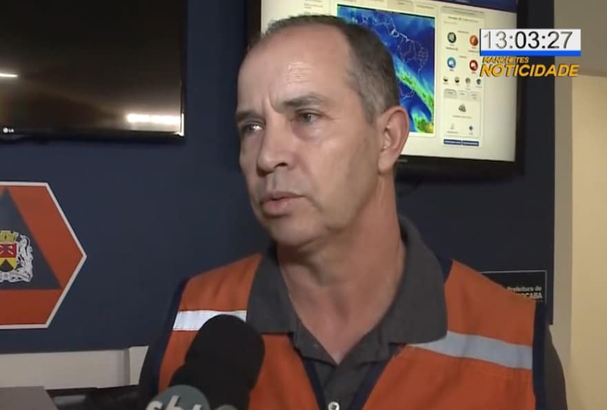 Ventos chegam a 60 km/h em Sorocaba e chuva causa danos em diversos bairros