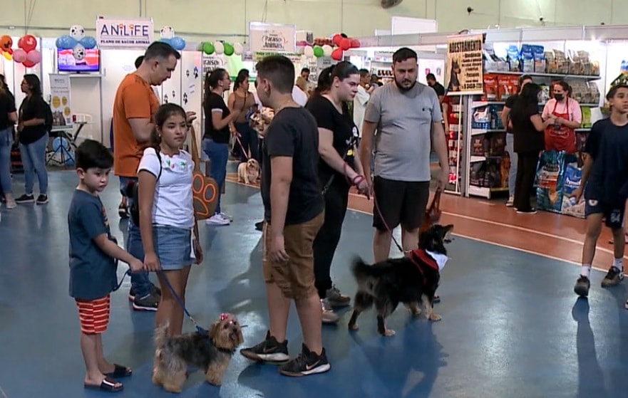 Feira pet é realizada em Várzea Paulista