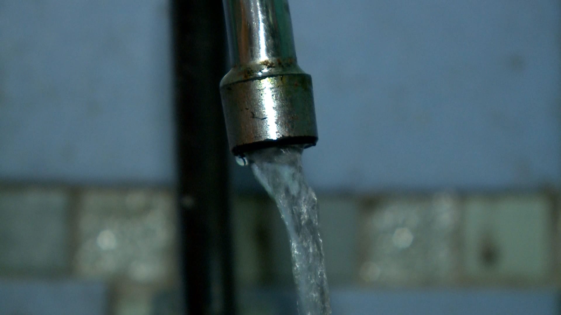 Moradores de Votorantim reclamam da qualidade da água que chega às casas
