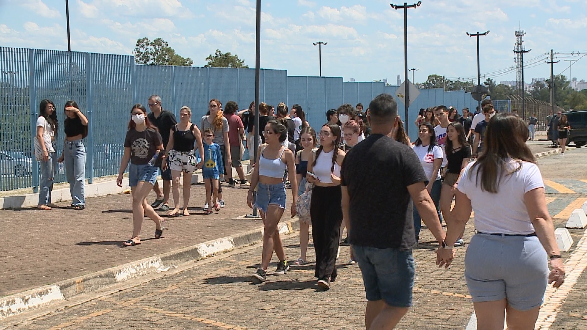 Estudantes fazem primeira etapa do vestibular da Unesp