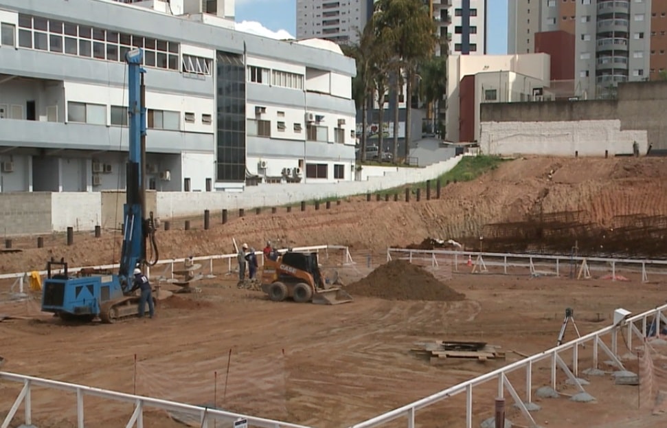 Construção civil gera empregos e movimenta a economia