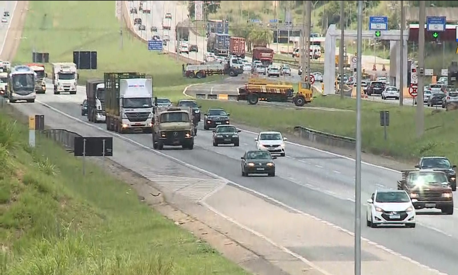 Volta do feriado prolongado tem grande movimento nas rodovias da região