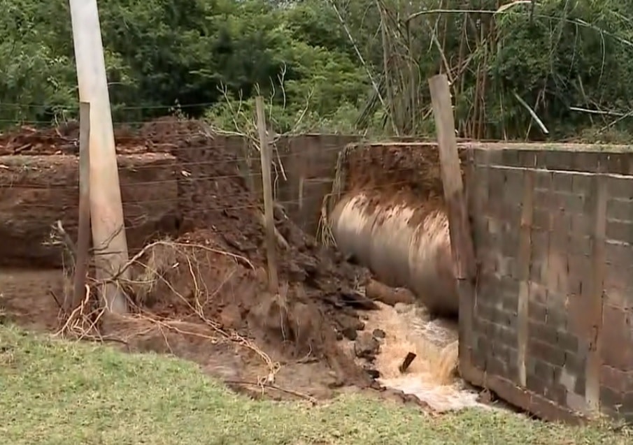 Chuva causa estragos em Boituva