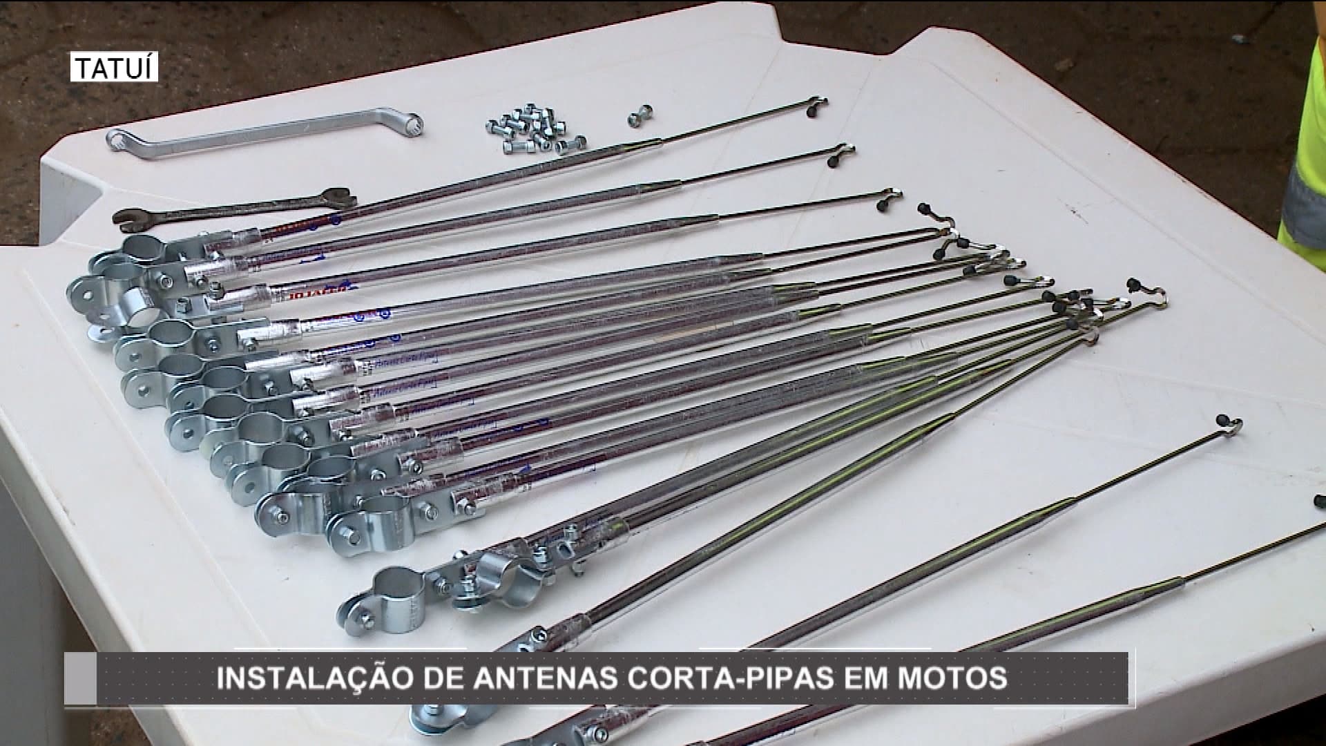 Concessionária instala antenas corta-pipas em motos