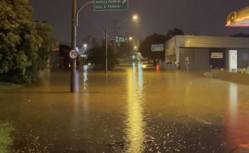 Temporal provoca alagamentos e transtornos em Sorocaba