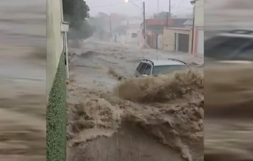 Chuva forte deixa estragos em Tatuí