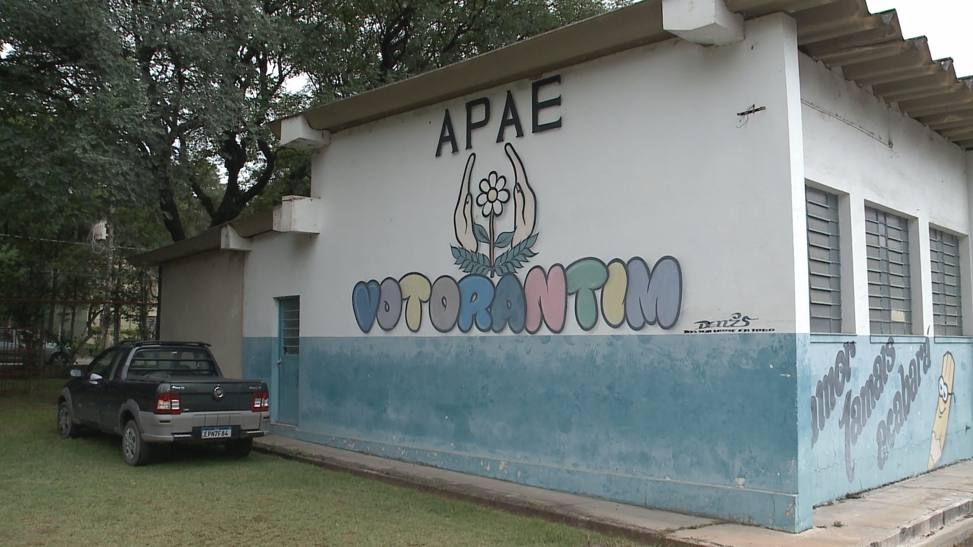 Bazar da APAE é alvo de vandalismo e furto