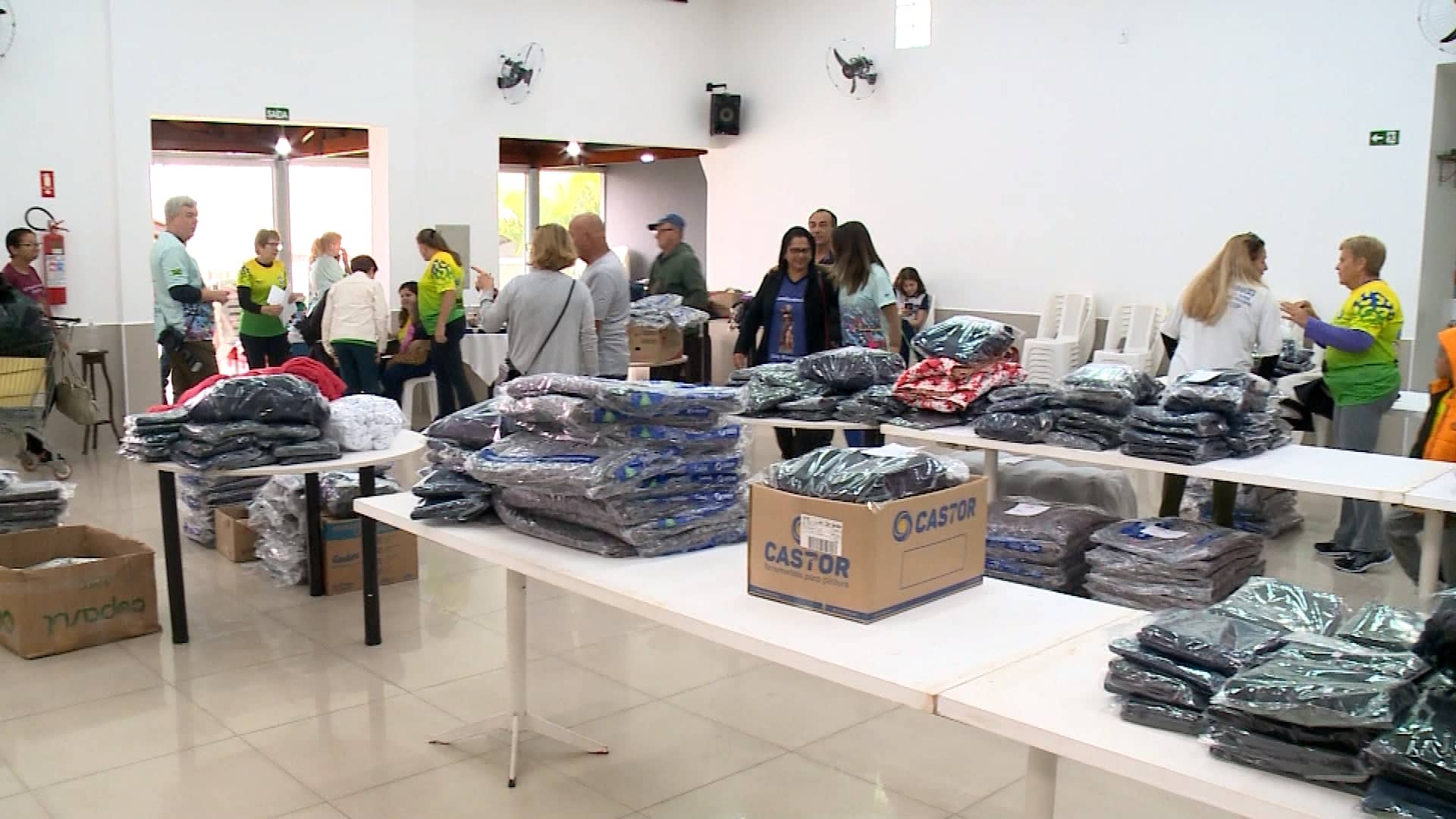 30 entidades recebem mais de 3 mil itens em campanha do agasalho